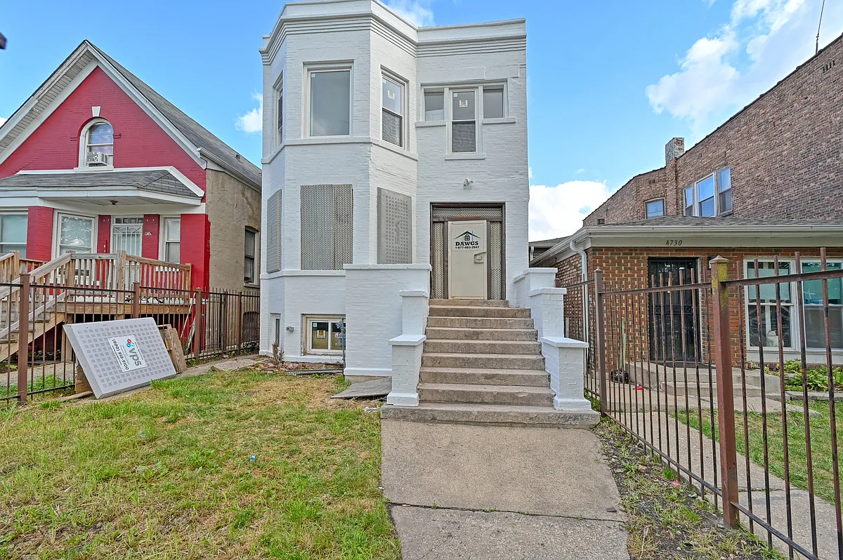 Building Photo - 4732 W Monroe St #2