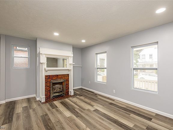 3rd image of 2634 E 122nd St