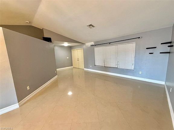 3rd image of 3908 Lee BLVD