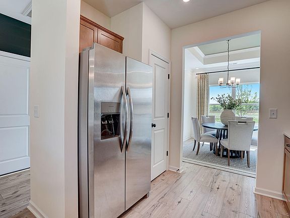 7th image of this home