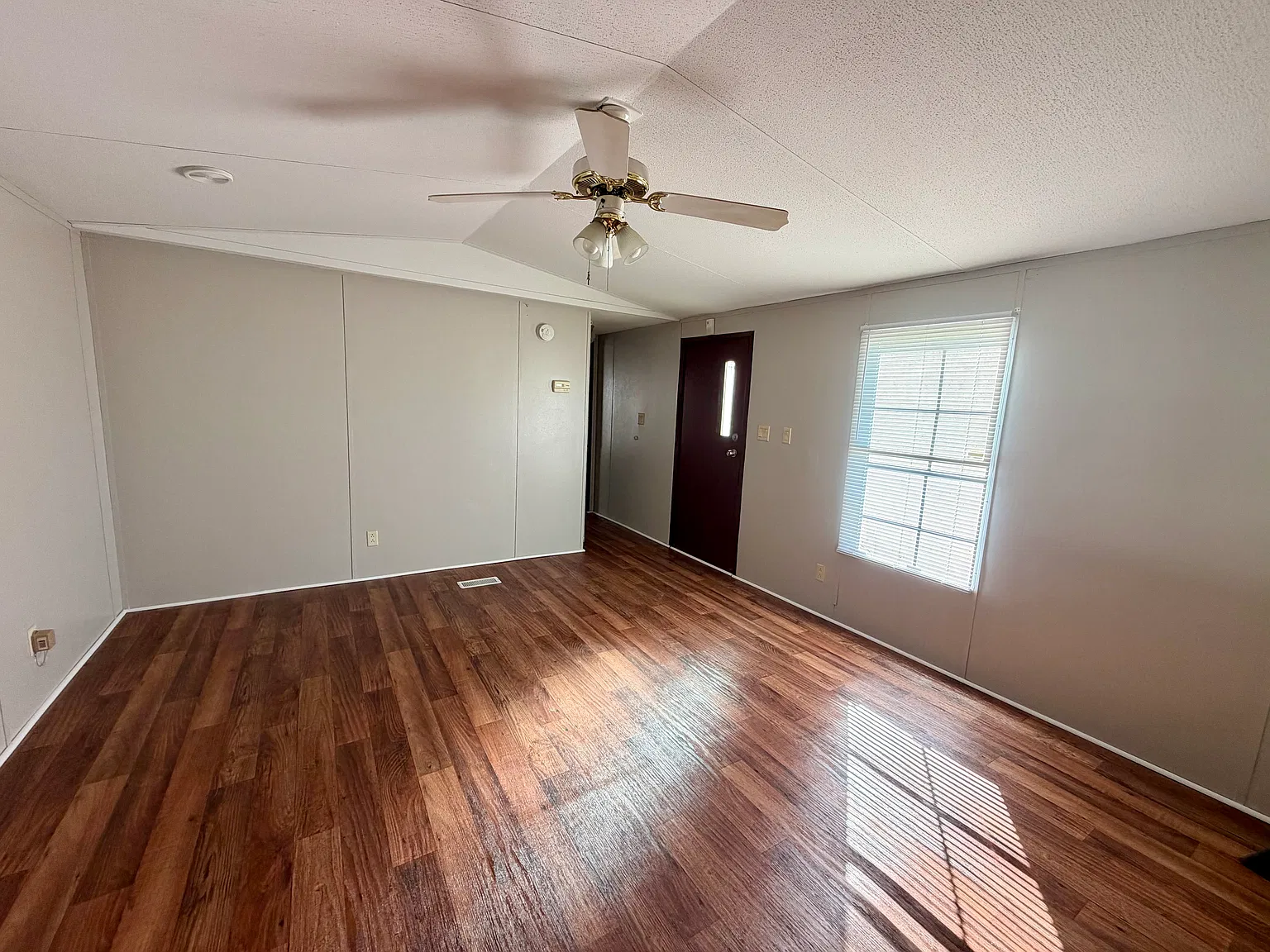 2 bed, $1,095 — Photo 4