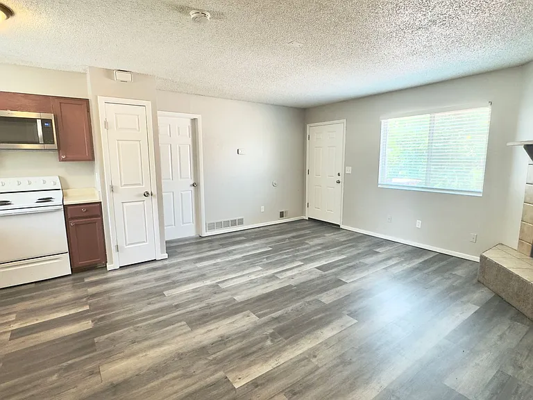 2609 E Dale St. — Photo 9