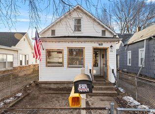 709 S 3rd St, Pekin, IL 61554