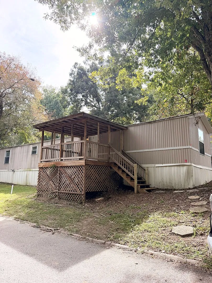 2 Bed / 2 Bath Mobile Home with Covered Deck - Near AU Vet School! — Photo 1