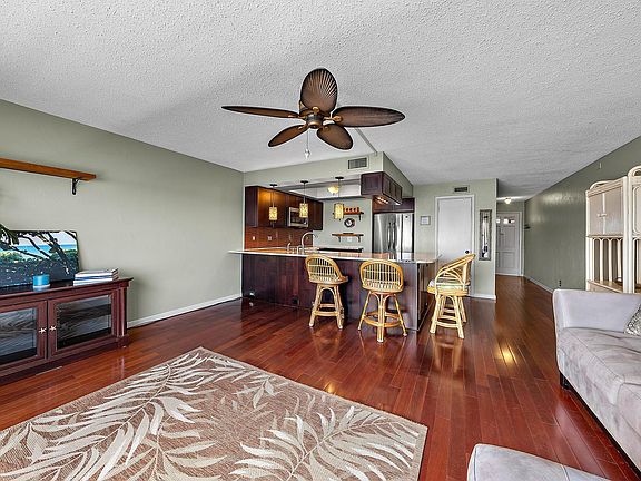 4th image of 52 Yacht Club Dr APT 405