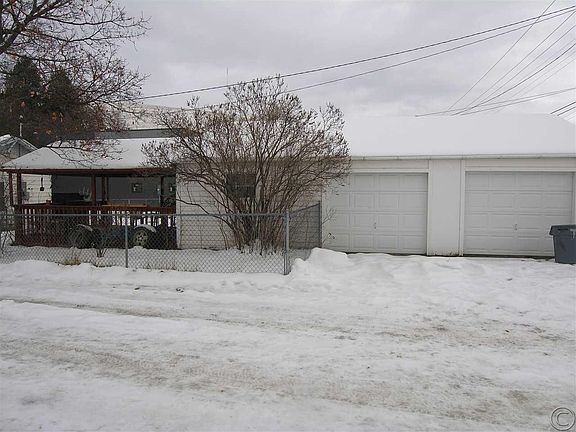 4th image of 827 N 6th St W