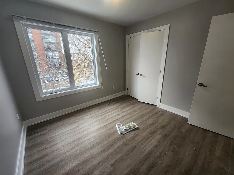 444 Cambridge St S — Photo 11