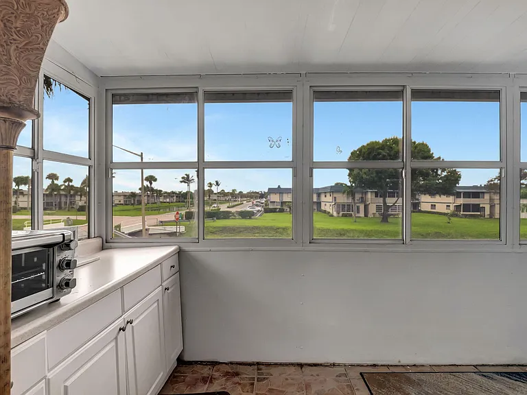 288 Tuscany E — Photo 14