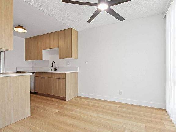 4th image of 5403 W 8th St APT 202