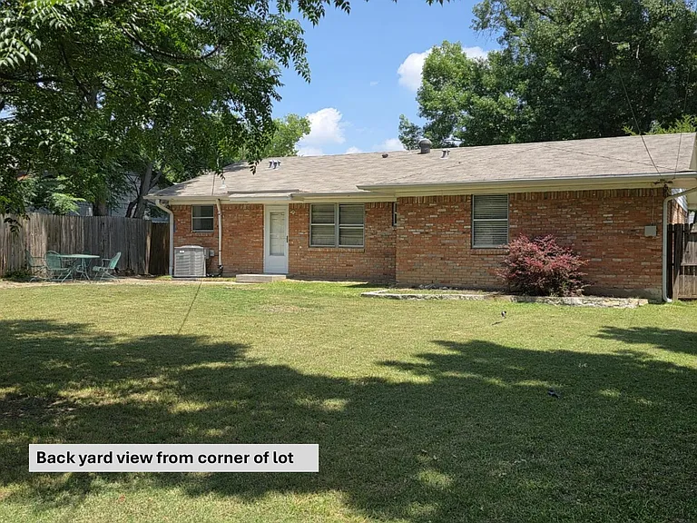 9011 Boundbrook Ave — Photo 5