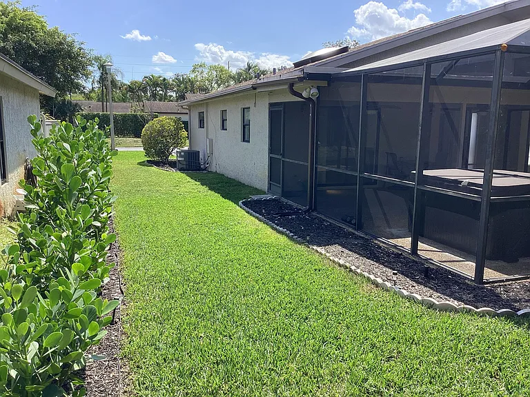 8895 Old Pine Rd — Photo 36