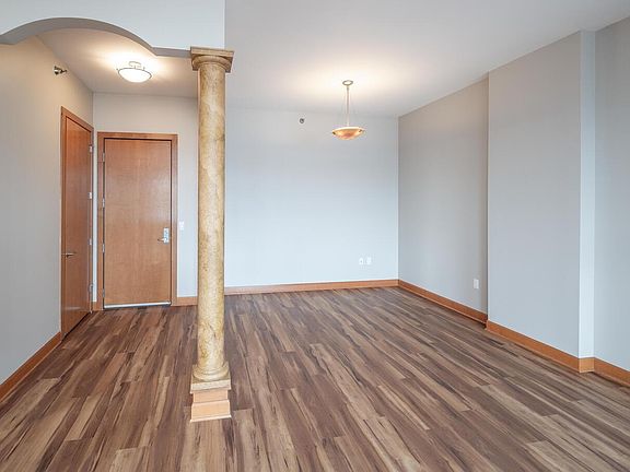 5th image of 317 Groveland Ave Unit 713
