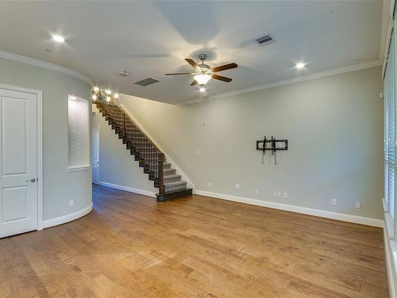 5th image of 15 Silver Rock Dr