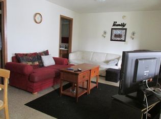 1009 W 22nd St, Cedar Falls, IA 50613