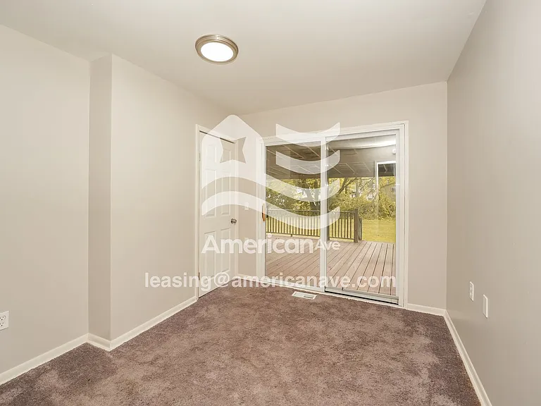 722968_002_dining_room_3.jpg