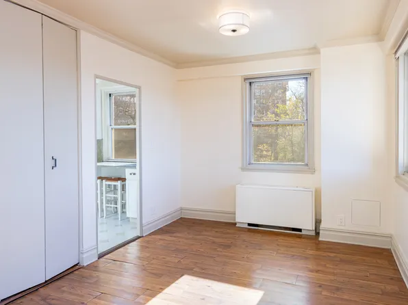 2621 Palisade Avenue image 9 of 22