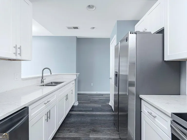 3040 Peachtree Rd NW #613 — Photo 11