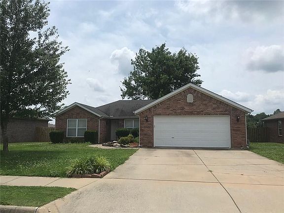 2nd image of 409 Lion Dr N