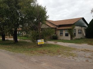 219 E 4th St, Duke, OK 73532