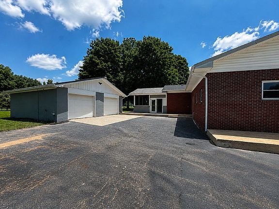4th image of 9094 Porter Pike