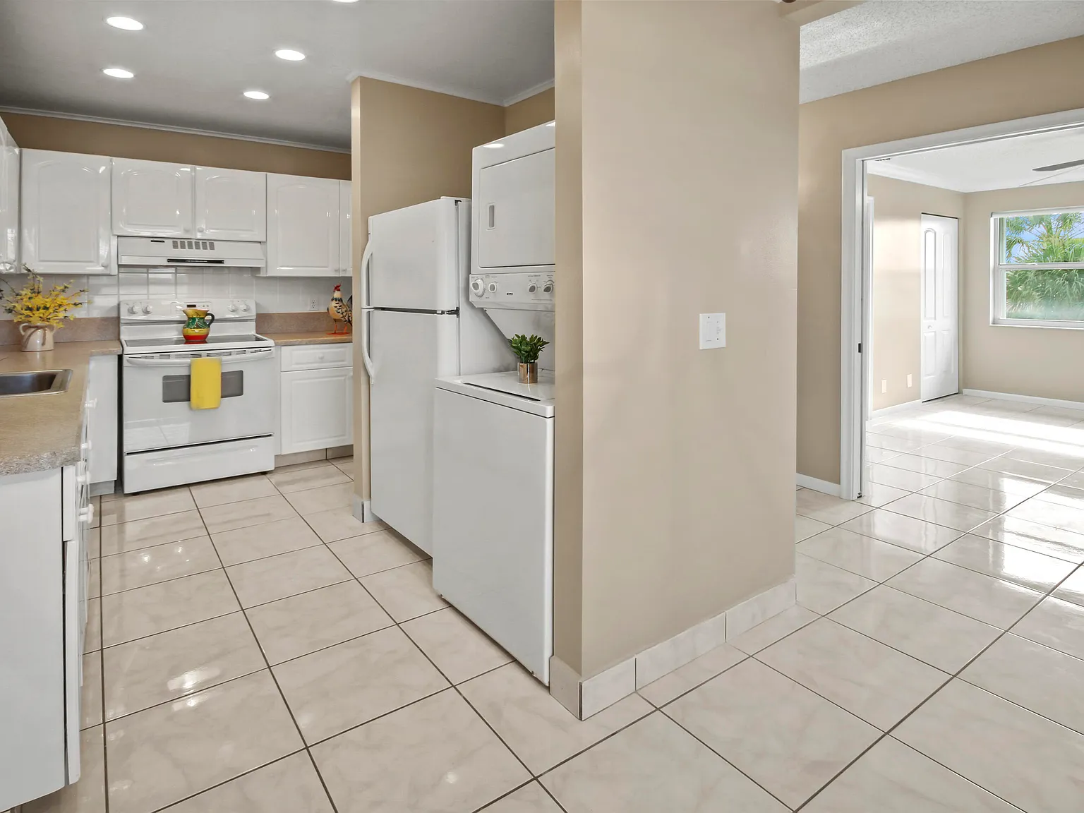 2 bed, 2.0 bath, 1148 sqft, $1,800 — Photo 2
