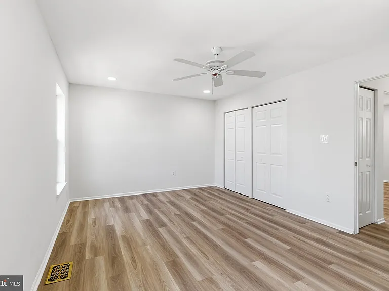 102 N Duke Dr — Photo 17