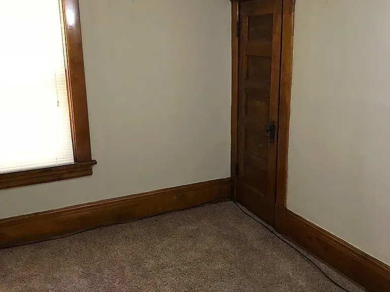 123 Wayzata St — Photo 8