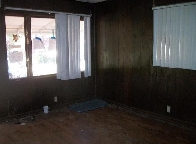 1st image of 19 Oak Hill Dr
