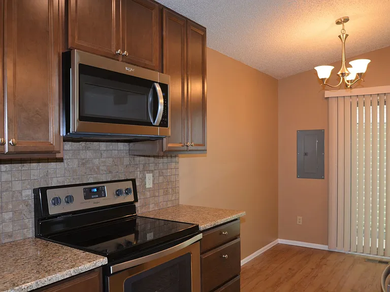 4618 Excalibur Ct — Photo 6
