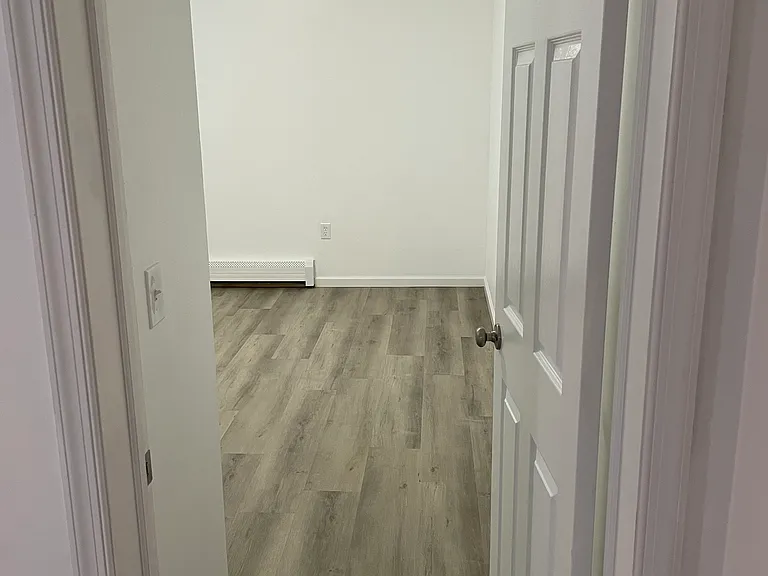 669 Ferry St — Photo 22