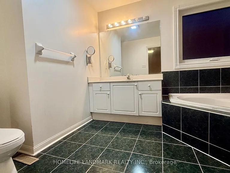 25 Grover Hill Ave — Photo 16