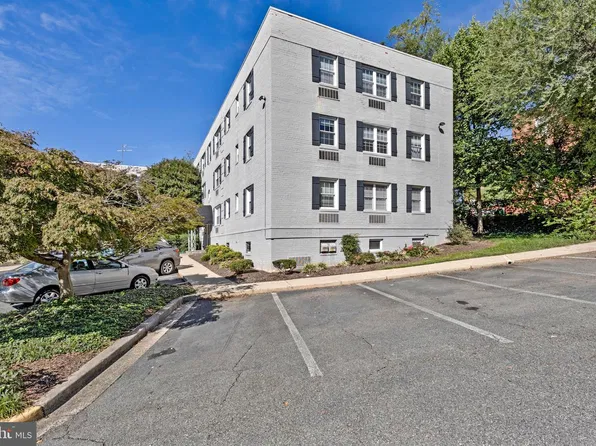 2030 N Vermont St APT 303, Arlington, VA 22207