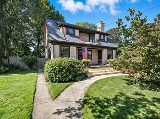 31 Wellesley Rd, Holyoke, MA 01040