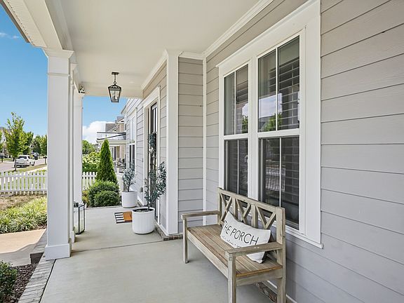 5th image of 190 Ashington Cir