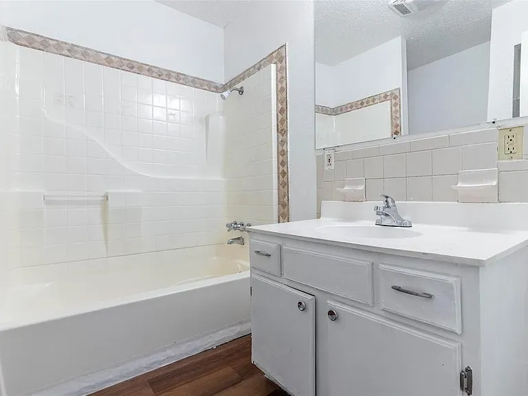 1115 S Frances St — Photo 11