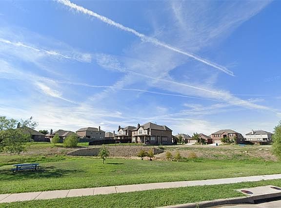 3rd image of 3505 Elm Grove Dr