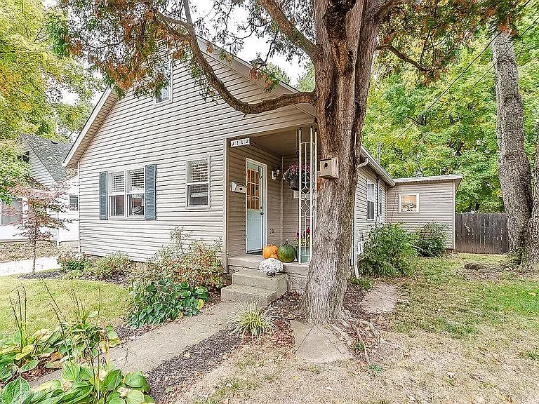 112 Oklahoma Ave — Photo 1