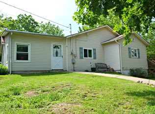 6012 Oak Grove Rd, Kansas City, KS 66106