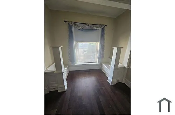 Building Photo - 1622 State St #1