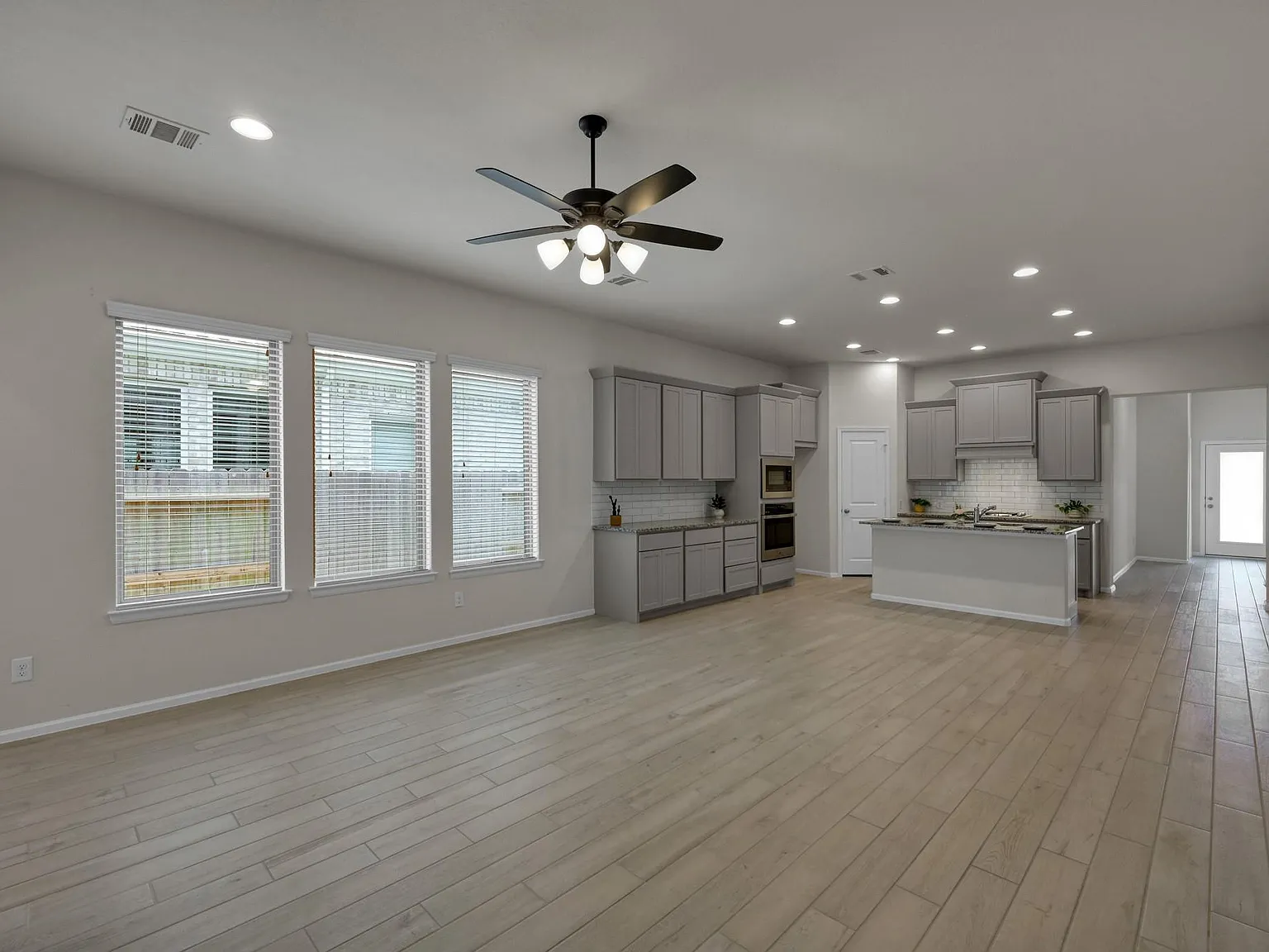 4 bed, 3.0 bath, 1860 sqft, $2,300 — Photo 1