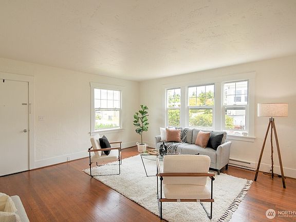 5th image of 921 5th Avenue SE