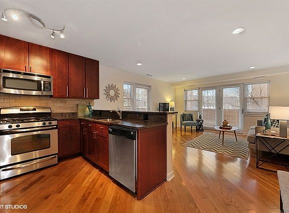 5th image of 2525 W Bryn Mawr Ave APT 204