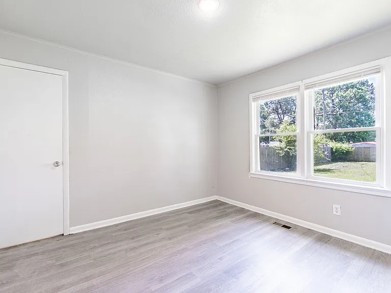 3806 Armour Ave — Photo 14