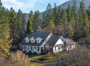 296 Hillview Dr, Grants Pass, OR 97527