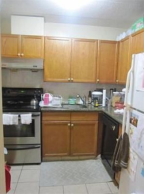 5th image of 80 Newbury Ave APT 26
