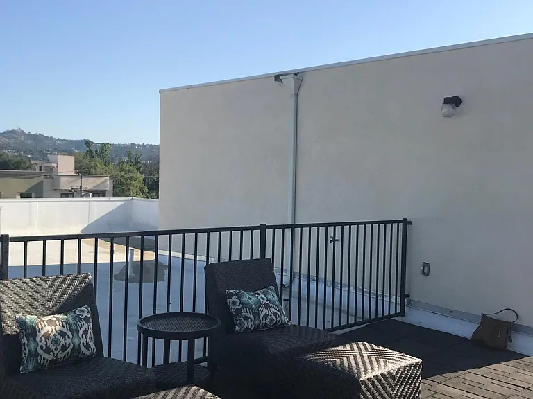 11210 Peach Grove St #204 — Photo 32