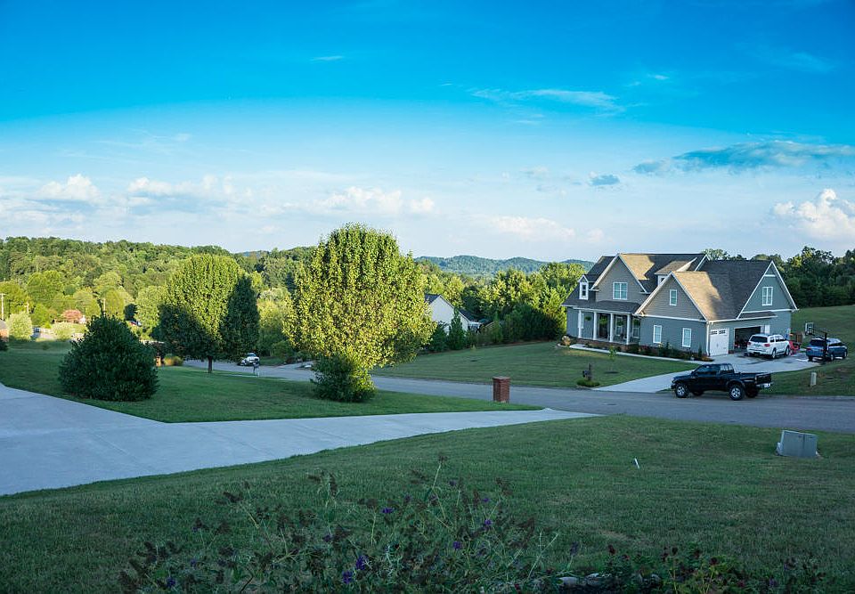 2nd image of 3833 Elizabeth Downs Ln