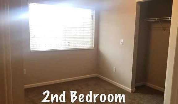 5th image of 3086 Foxbridge Dr