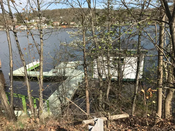 863 Lakeside Dr, Harveys Lake, PA 18618