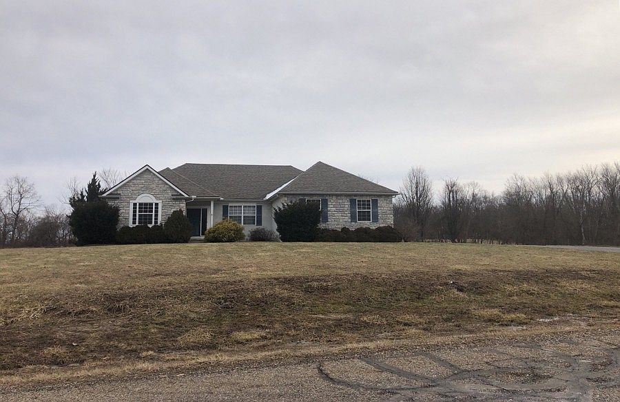 1st image of 140 Hidden Hills Dr